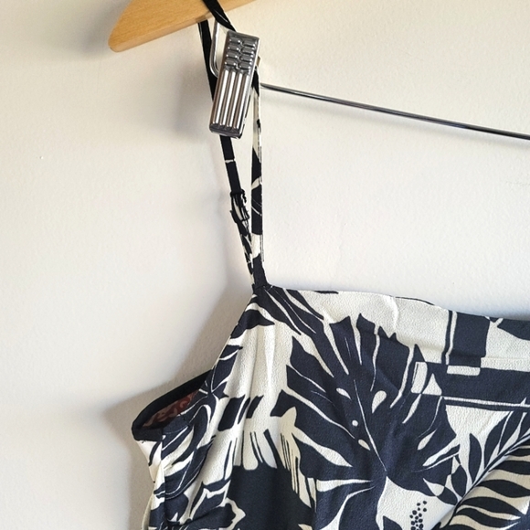 Le‎ Superbe, Crepe Floral Print Luau Tube Top, Black & White, Size M/L - Picture 12 of 14